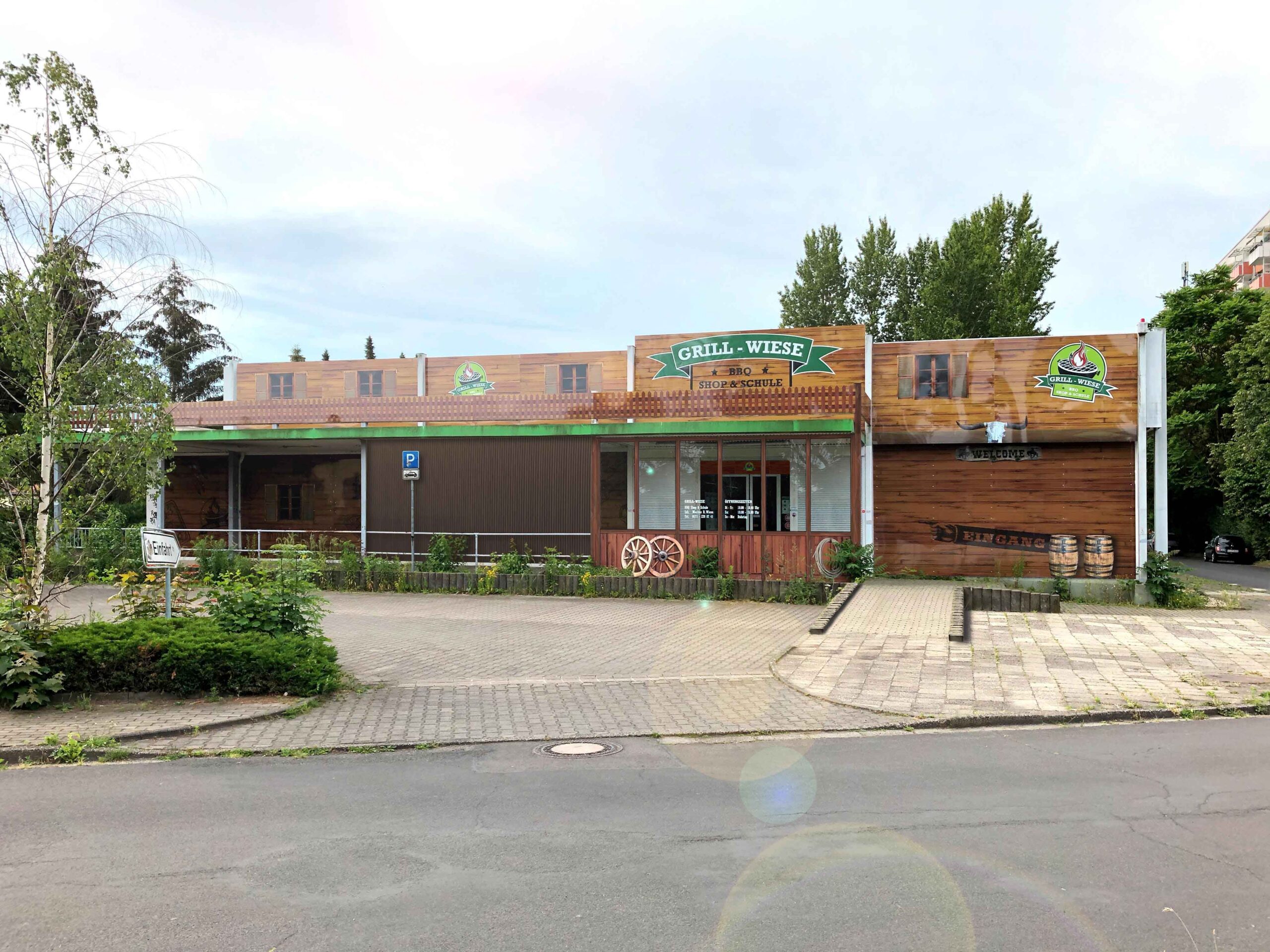 Aussenansicht_Grill-Wiese